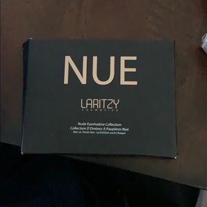 Brand new eye shadow pallette